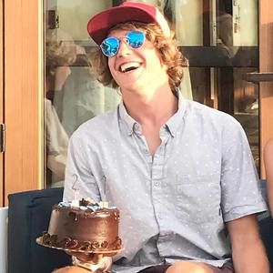 Meet your Posher, Augie